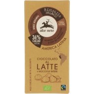 Шоколад молочный с лесным орехом Fairtrade America Latina  Alce Nero 100 г